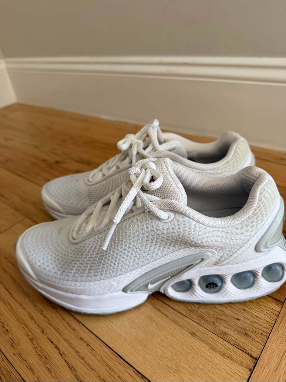Nike Kids White Mesh Lace-Up Sneakers